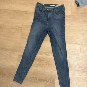 Skinny Levi’s 724 Jeans